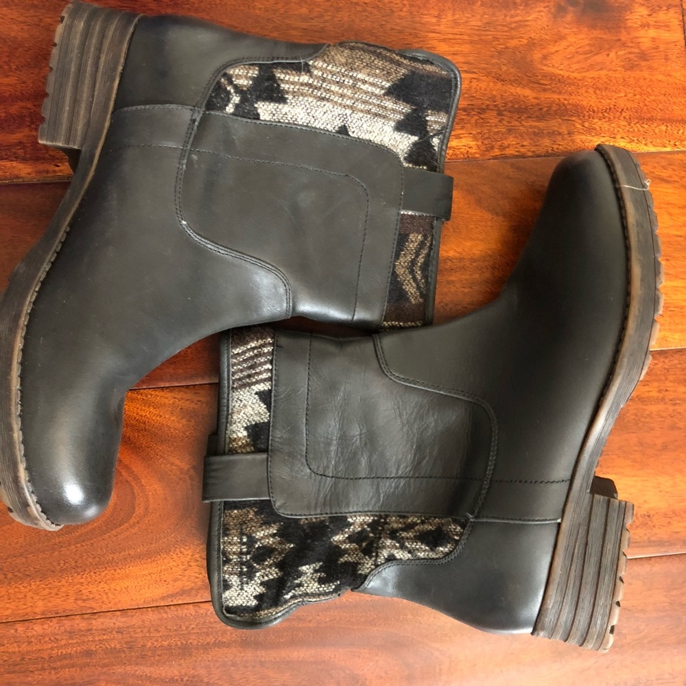 Pattern booties